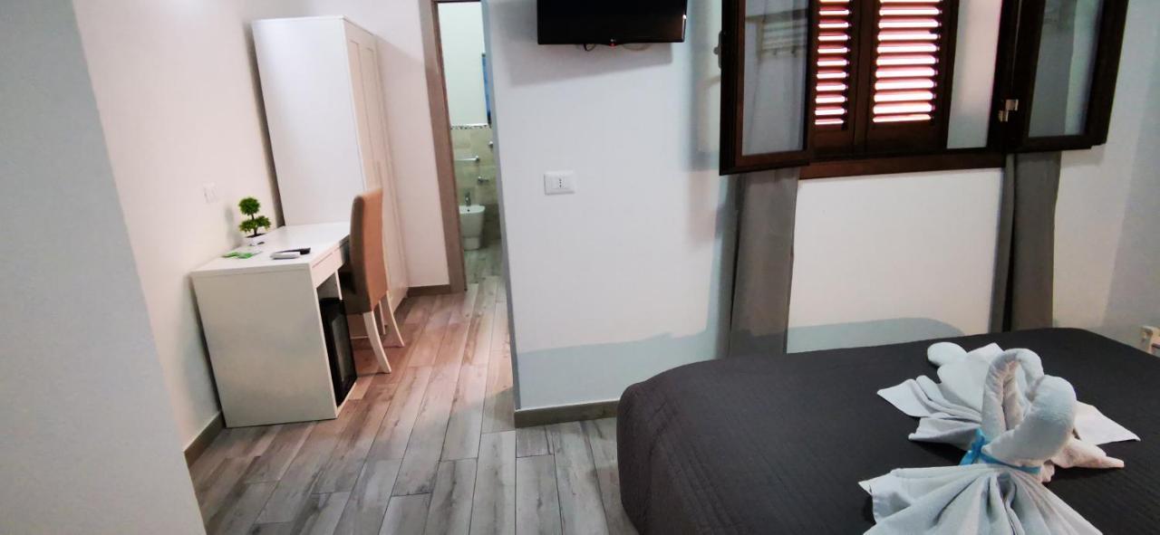 Perla Del Sud - Guest House LMP Buitenkant foto