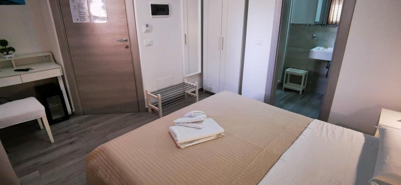 Perla Del Sud - Guest House LMP Buitenkant foto